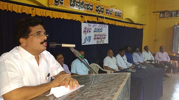 ಹೊನ್ನಾವರ: ಸಮವಸ್ತ್ರ, ಸೈಕಲ್ ವಿತರಣೆ